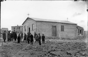 Ο ΠΡΟΣΩΡΙΝΟΣ ΞΥΛΙΝΟΣ ΝΑΟΣ ΤΗΣ ΑΝΑΛΗΨΕΩΣ ΣΤΟ ΒΥΡΩΝΑ