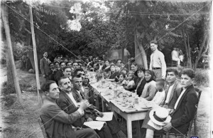 ΠΟΛΥΠΛΗΘΕΣ ΤΡΑΠΕΖΙ ΣΕ ΤΑΒΕΡΝΑ ΤΗΣ ΑΤΤΙΚΗΣ