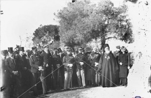 ΤΑ ΑΠΟΚΑΛΥΠΤΗΡΙΑ ΗΡΩΟΥ ΤΟΥ 1821 ΣΤΟ ΠΟΛΥΓΩΝΟ ΠΑΡΟΥΣΙΑ ΜΕΛΩΝ ΤΗΣ ΒΑΣΙΛΙΚΗΣ ΟΙΚΟΓΕΝΕΙΑΣ ΚΑΙ ΕΠΙΣΗΜΩΝ