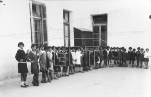 ΜΑΘΗΤΡΙΕΣ ΔΗΜΟΤΙΚΟΥ ΣΧΟΛΕΙΟΥ