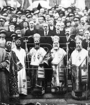 ΚΛΗΡΙΚΟΙ ΚΑΙ ΠΛΗΘΟΣ ΚΟΣΜΟΥ ΣΕ ΕΚΔΗΛΩΣΗ